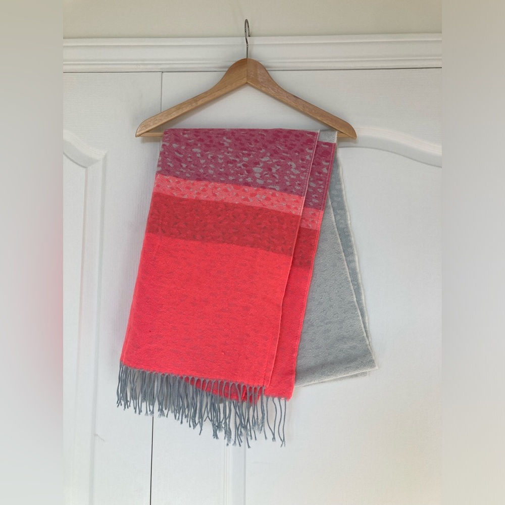 Gap scarf, soft and warm, perfect condition!